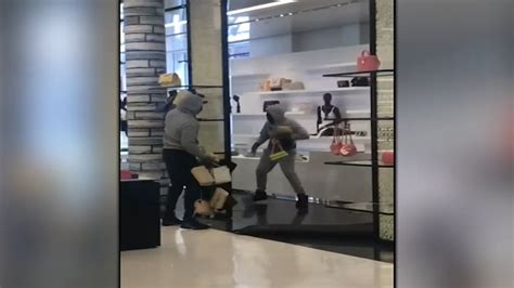 soho chanel robbery|Video shows brazen robbery at Chanel store in SoHo .